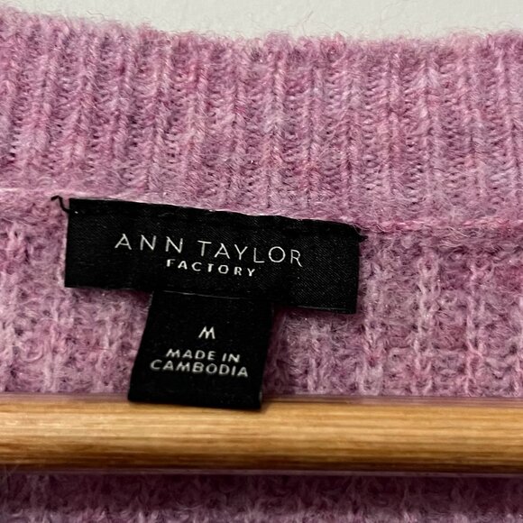 Ann Taylor Factory Sweater Size Medium Lavender Purple Knit Embellished Pullover - Picture 5 of 6